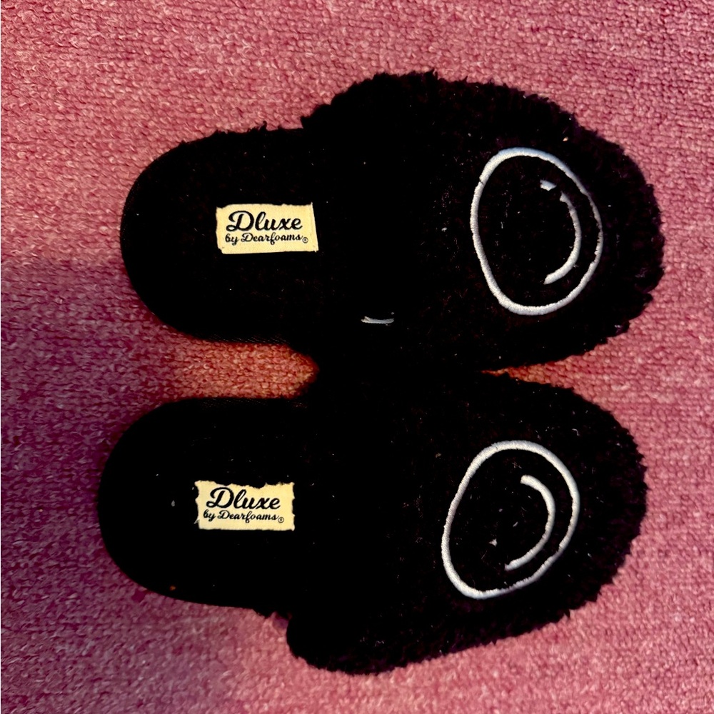 Kids black slippers